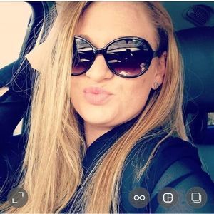 Meet your Posher, Liz